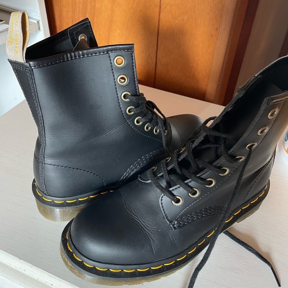 Dr. Martens - Picture 3 of 6